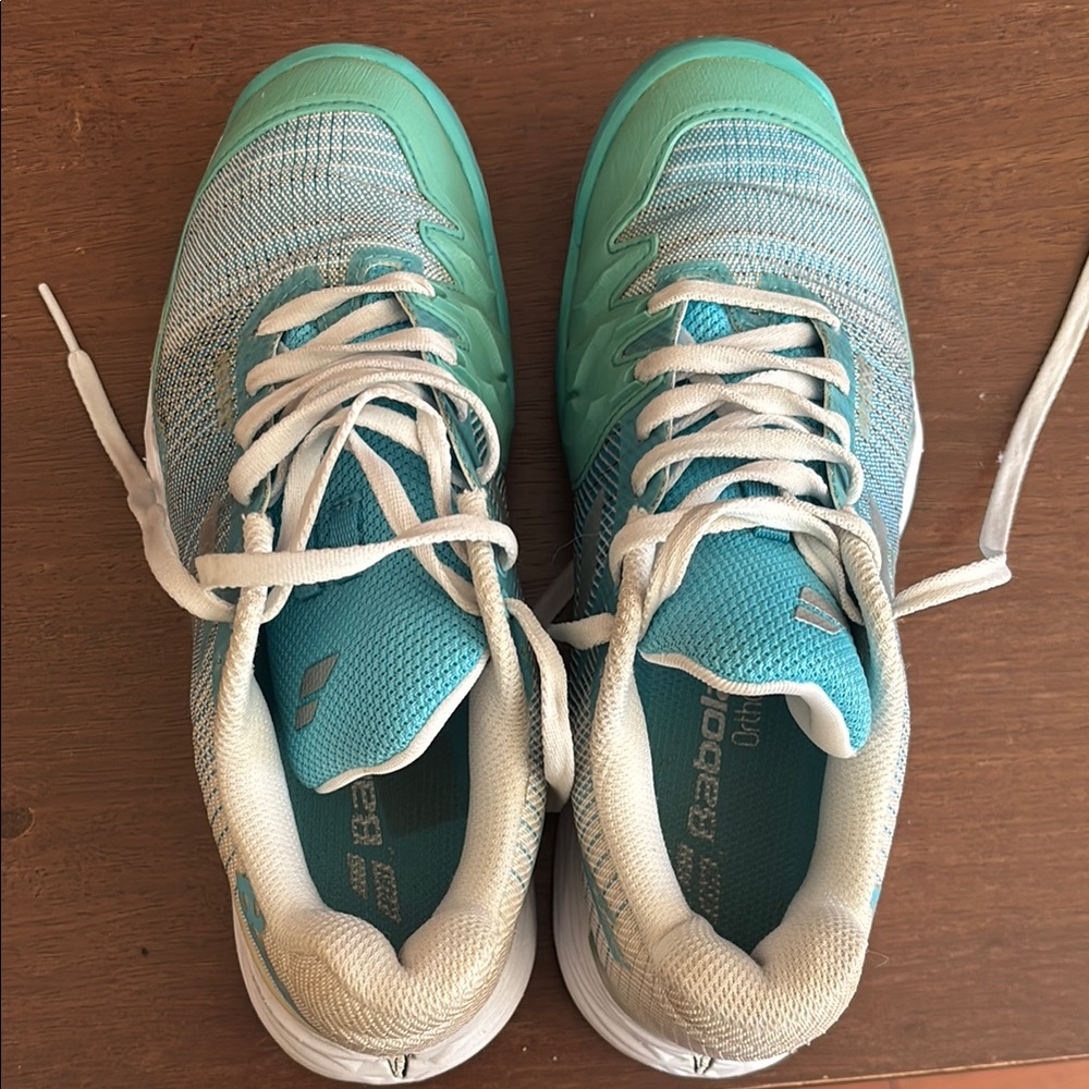 Blue and White Athletic Shoes with Classic Design